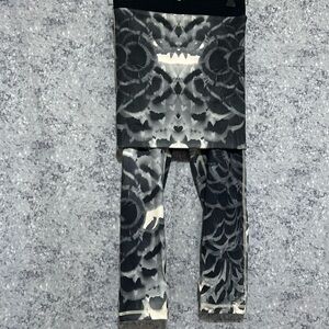 Lululemon leggings with skirt attached size 4